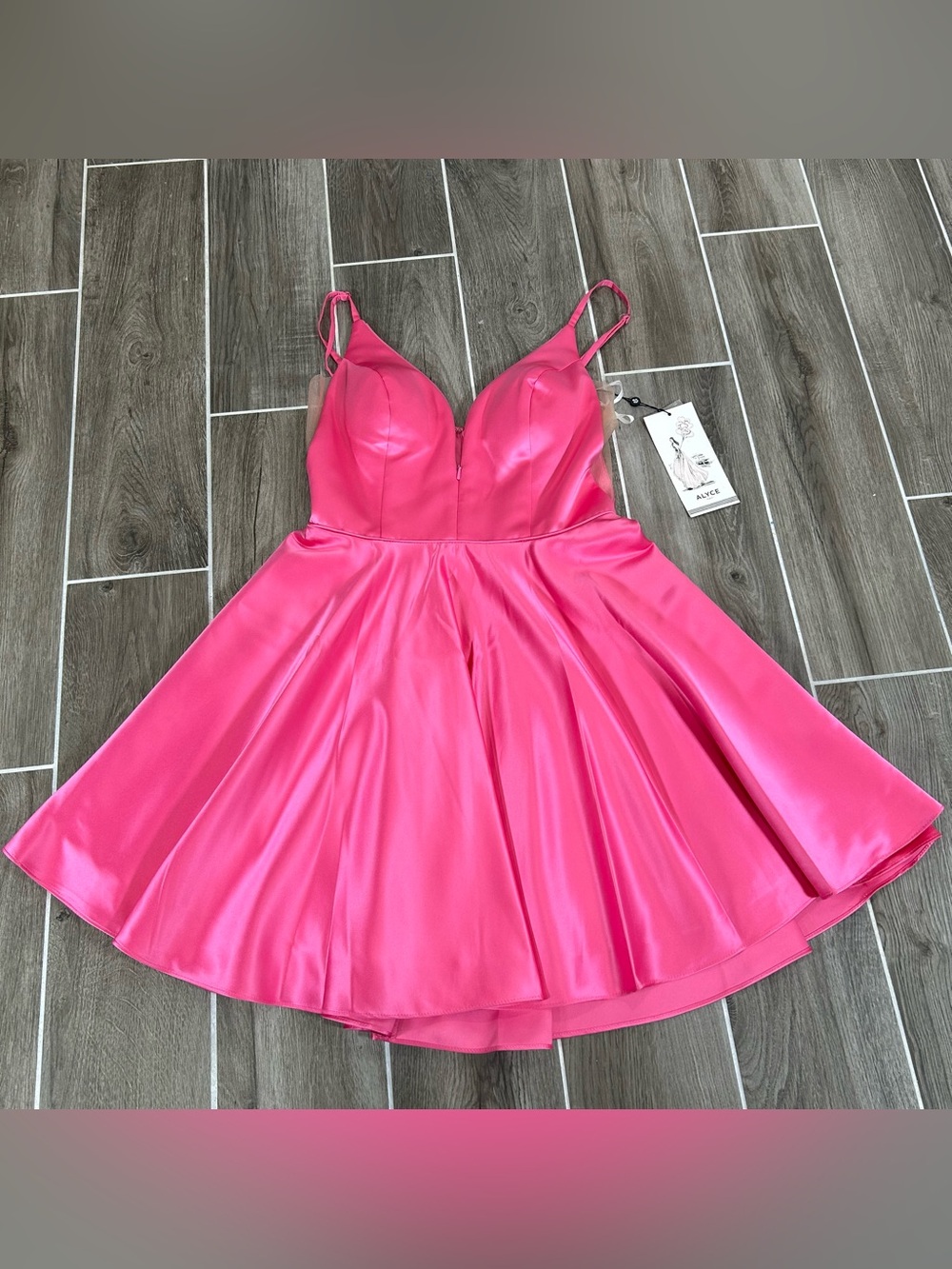 Alyce Paris Short Homecoming Dress Size 6 Mini Satin Hot Pink Zipper V Neck New